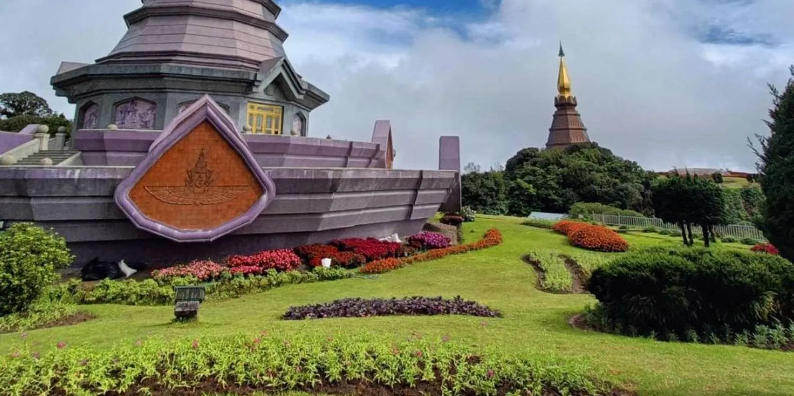 Royal pagoda gardens
